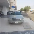 للبيع فورد جراند ماركيز موديل 2011