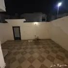 شقة 4 غرف وصالة ومطبخ وحوشين للايجار السنوي