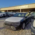 تويوتا كامري LE بنزين 2025 بطاقه اسود فضي ابيض