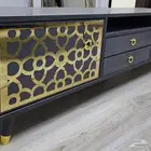طاولة تلفزيون شبه جديدة
