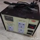 للبيع منظم ومحول كهرباء 110-220 فولت