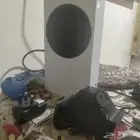 اكس بوكس سريس اس معاه يدين اصليتين وقاعده شحن اليدات