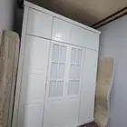 دولاب ملابس بحالة ممتازة