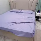 سرير. مع الاسفنج