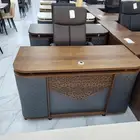 طاولة مكتب