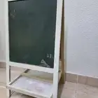 سبورة أطفال بحالة ممتازة للبيع