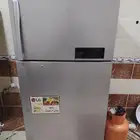 ثلاجة LG كبيرة