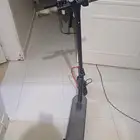 الي بي الاسكوتر بي كهربائي للبيع كويس بس شاحن ضايع بي 500