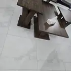 طاولات للبيع المستعجل