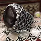 خاتم بحجر كرز الكرز على صياغة سلك مميزة