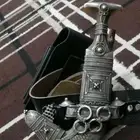 خنجر قديمه كفوللبيع على الشرط من الكسور والحشو