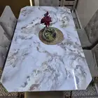 طاولة مع مدخل فاخر