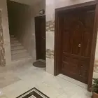 شقه 5 غرف مجدده للايجار حي المنار