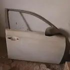 باب تويوتا افالون جديد وما استعمل جديد ونظيف بس ما في قزاز