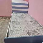 للبيع سرير حق شخص واحد مستعمل على السوم