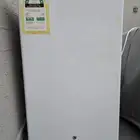 ثلاجة صغيرة 100 لتر مع فريزر صغير ارفف ودرج وارفف في الباب