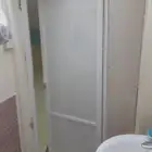باب المنيوم ومغسلة
