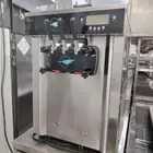 مكينه آيس كريم