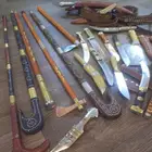 تابع البث متوفر عصي وشفرات وسكاكين وعطف