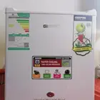 ثلاجة صغيرة عصيرات وا ماء واي شي ثلاجة نظيف جدا