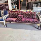 كراسي وطاولات