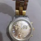 ساعه سواتش تحتاج بطاريه وتلميع