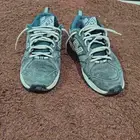 حذاء رياضي مستعمل من براند New Balance