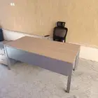 مكتب وكرسي للبيع
