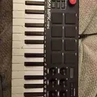 وحدة تحكم midi