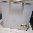 ثلاجة للبيع
