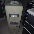 برادة مياة بثلاجة صغيرة