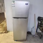 ثلاجة Haas عمودية بحالة جيدة شبه جديدة السعر  600 ريال