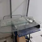 مكتبة زجاج للكمبيوتر