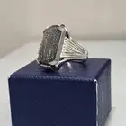 خاتم حجر صيني أبيض من النوادر