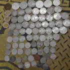 عملات معدنية عربية على سوم