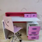 مكتبه نظيفه الاستعمال مع كرسي