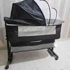 سرير اطفال نضيف مره وكنب ارضي وثلاجه صغيره ويوجد كنب L