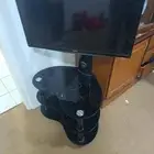 شاشة سامسونج ببرنامج ريسيفر مع طاولة