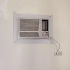 مكيف طن ونص لا يشكو من شيء والحمد لله