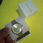 ساعة مايكل كورس الجديدة قابل للتفاوض جديدة لم تستخدم قبل