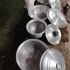 أواني قدر مطبخ مستخدم وقت مناسبه حاليا نظيف مرتب م يستخدم