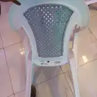 كراسي وطاولات مقهى