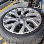 جنوط رانج روفر مقاس 21 اصليه عليها كفرات نضيفه