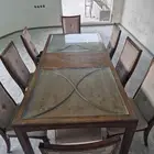 طاوله طعام تتكون من ثمانيه كراسي مع طاوله خدمه مع بوفيه للبي