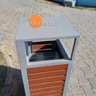 سلة نفايات خارجية ذات تصميم عصري
