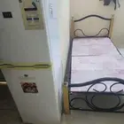 عفش للبيع سريرين وثلاجه ممتازه