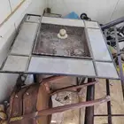 اثنين مناقل فحم مع كراسي