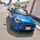 مني كوبر