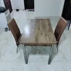 طاولة مع 2 كرسي