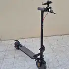 سكوتر كهربائي شبه جديد